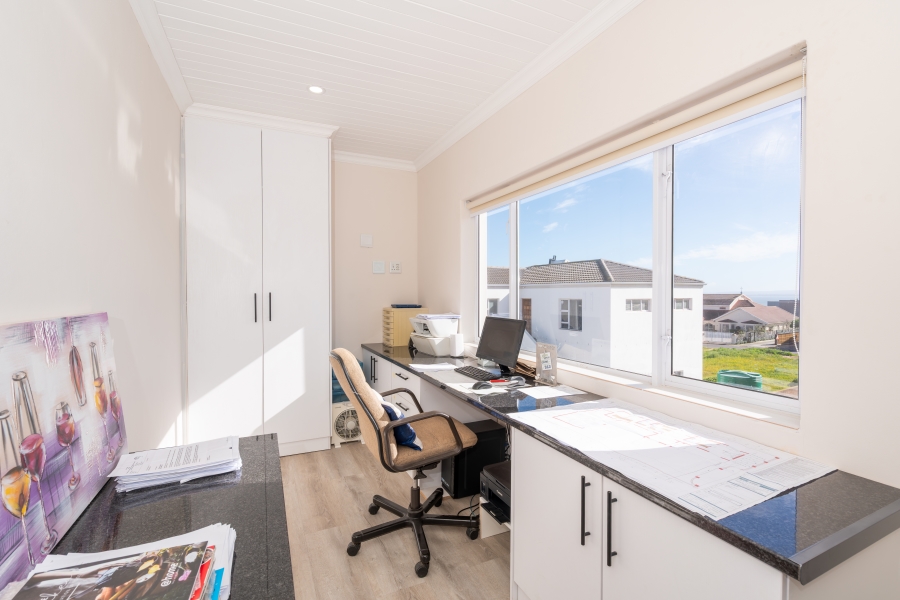 4 Bedroom Property for Sale in Myburgh Park Western Cape
